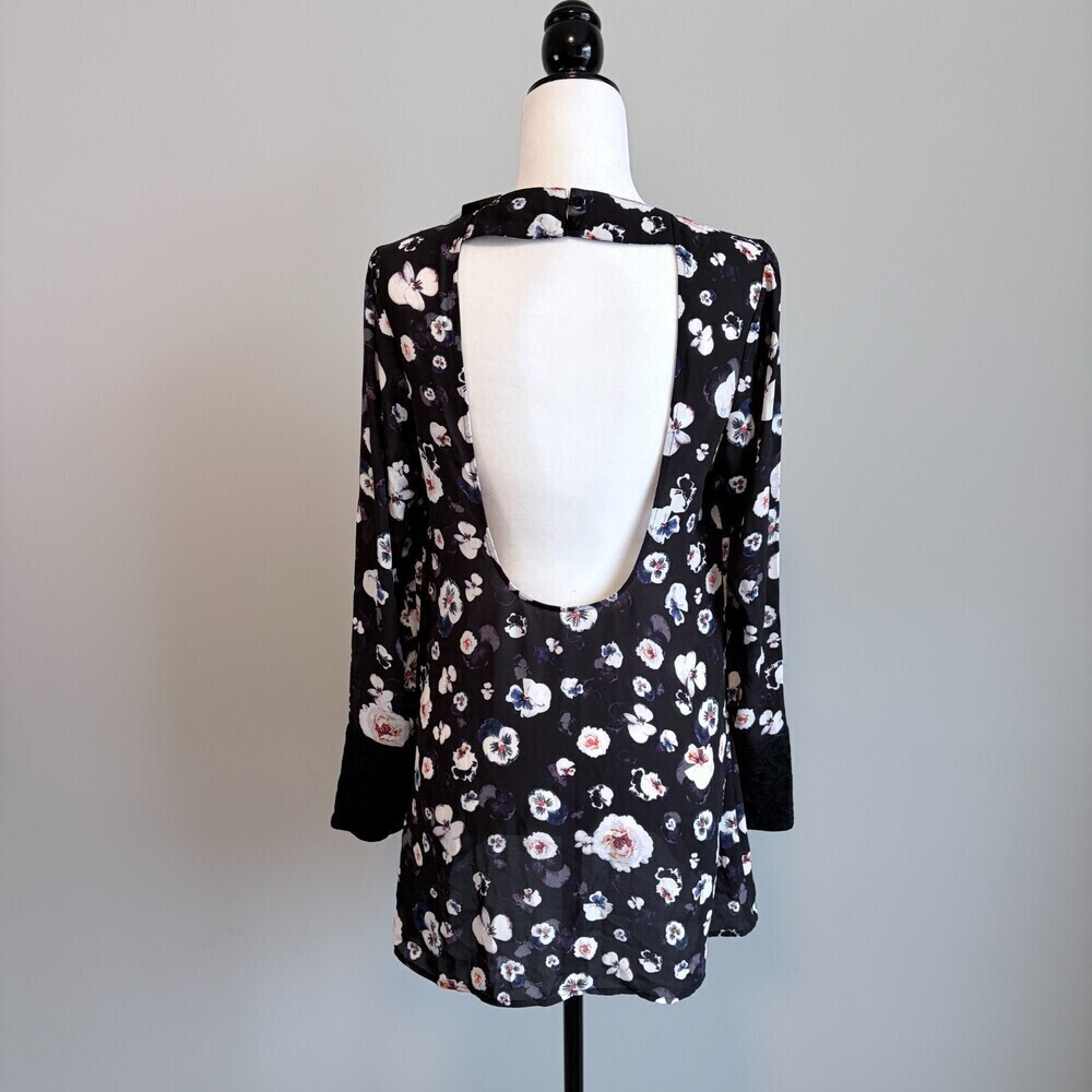 Guess Floral Top Lace Cuffs Open Back Dark Romantic Feminine Soft Goth Women's L